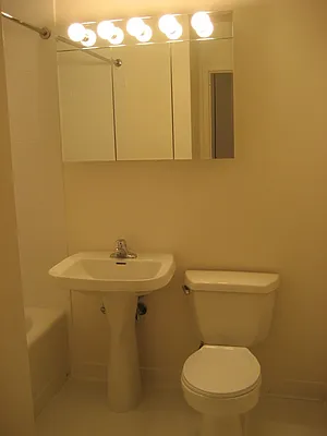 Rented by Realty Operations Group | media 9