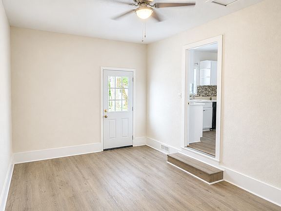 3rd image of 2501 Baylor Ave