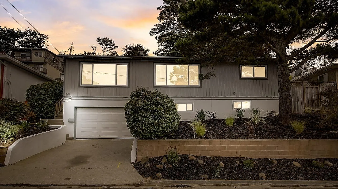 555 Beaumont Blvd photo 1