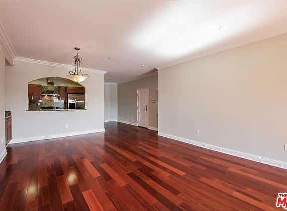 4th image of 1102 Rexford Dr #Penthouse 1