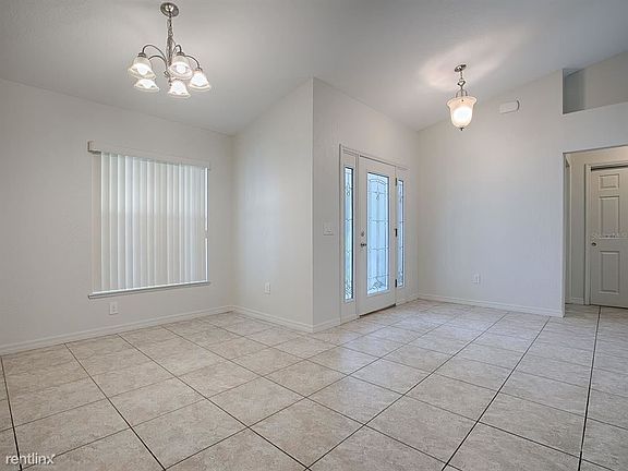 5th image of 802R Crestview Cir N