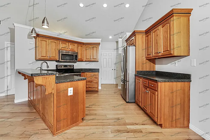 3 bed, 2.0 bath, 1413 sqft, $2,050 — Photo 4
