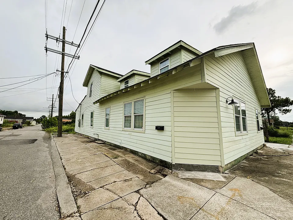 4032 N Miro St #4032