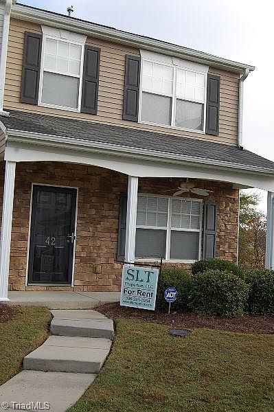 1st image of 42 Arbor Hill Pl
