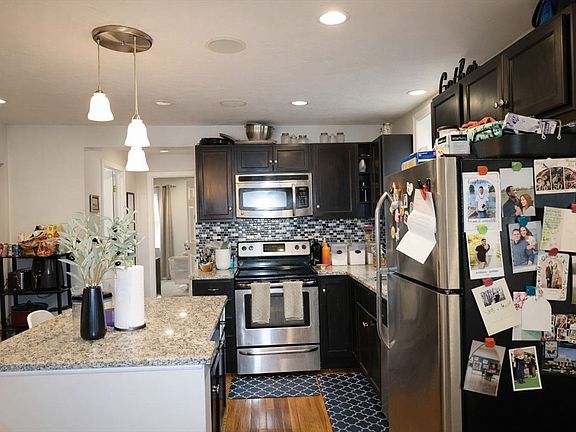 2nd image of 7 Jaques St