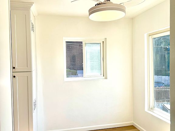 3rd image of 1108 Waterloo St #10