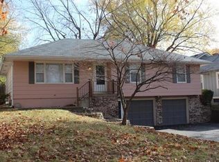 3923 NE Chaumiere Rd, Kansas City, MO 64117