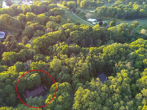 5th image of 1025 Point O Woods Dr
