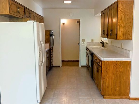 2nd image of 1064 Hamshire Ct