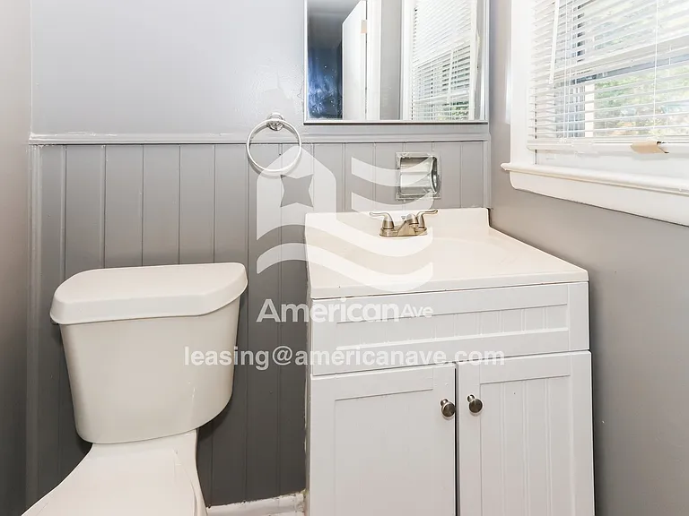1392185_014_wm_-_bathroom_13121594.jpg