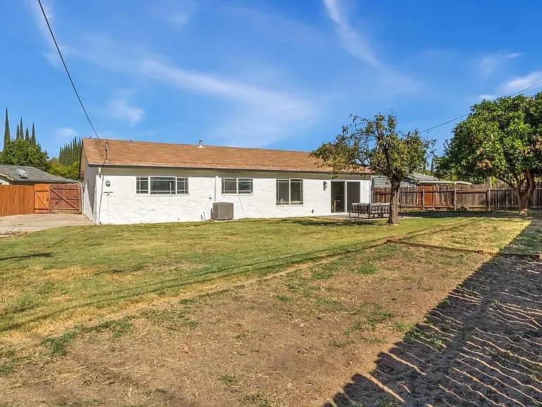 1228 Athena Ave — Photo 2