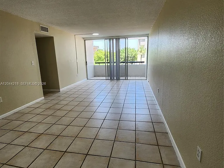 802 NW 87th Ave #312 — Photo 2