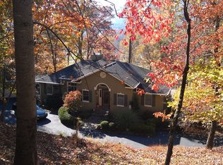 10 Hickory Vista Ln, Mills River, NC 28759