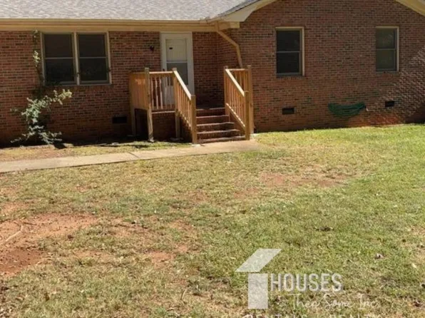 104 Crestview Dr, Greenville, SC 29609