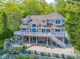 126 Cedar Lake W, Denville, NJ 07834