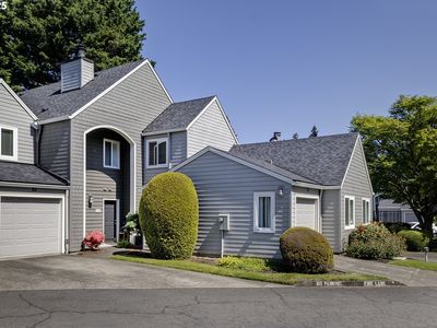 5225 Jean Rd APT 208, Lake Oswego, OR, 97035