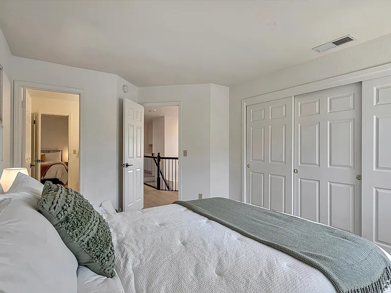 133 Madrid Way — Photo 23