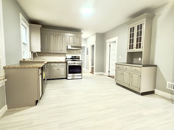 3rd image of 1044-48 Sanford Ave #1