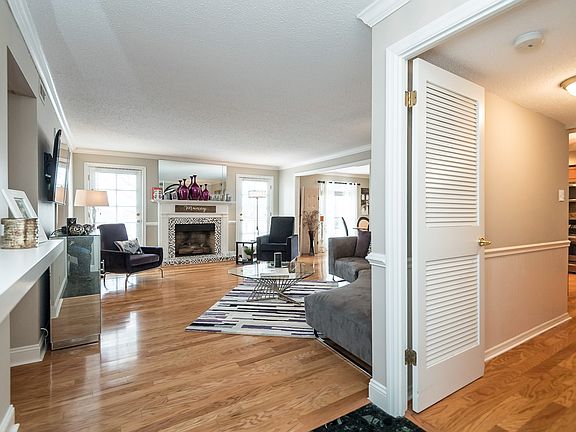 2nd image of 1521 Hedgeford Dr APT 12