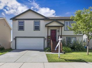 9301 W Foxtail Ln, Spokane, WA 99224
