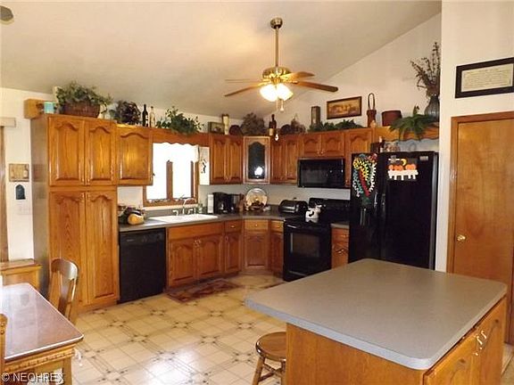 4th image of 2221 Allium Pl