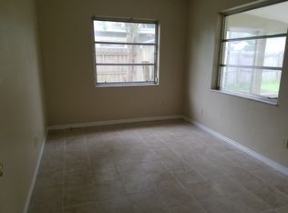 554 60th St S, Saint Petersburg, FL 33707