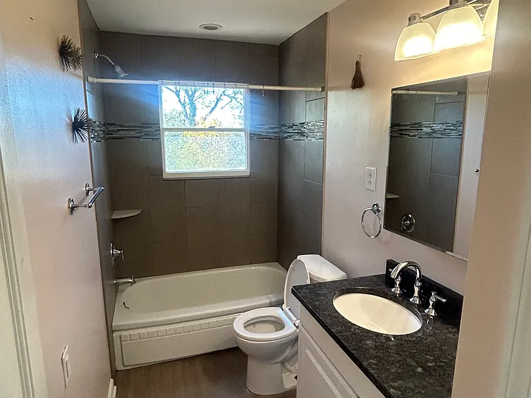 1135 Oak Ave — Photo 16