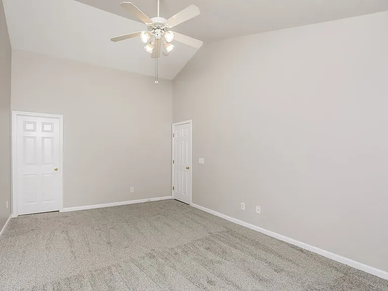 136 Roan Dr — Photo 12