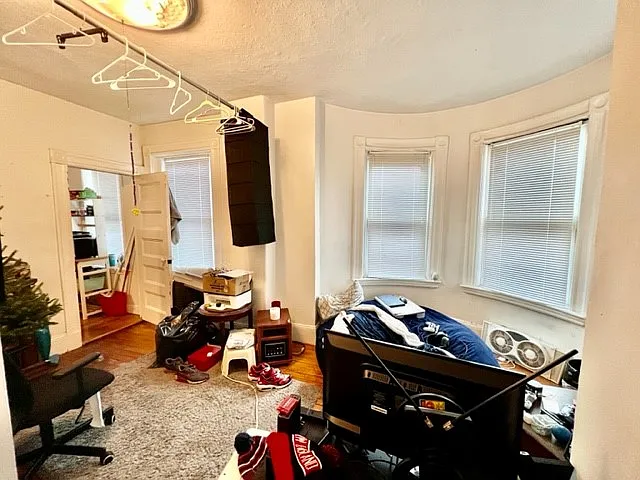 31 Thacher St #5R — Photo 8