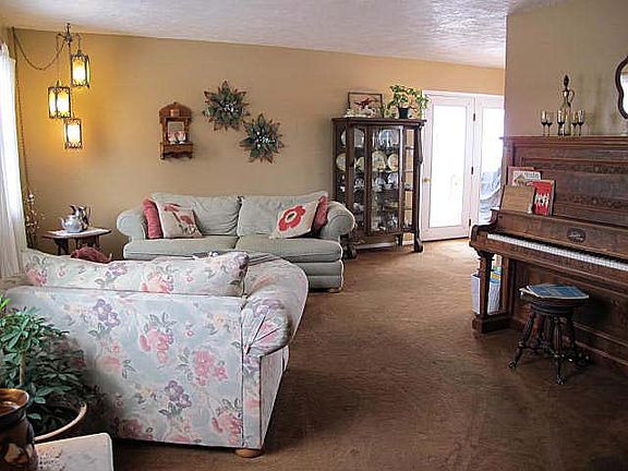 2nd image of 2360 Calico Dr