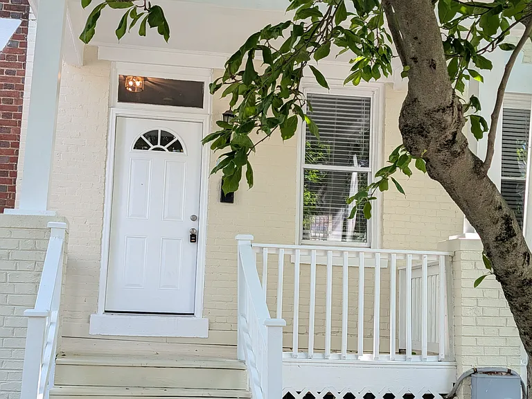 636 Lamont St NW — Photo 1