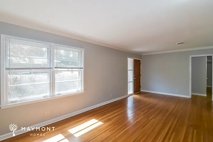 711 Forestdale Dr — Photo 3