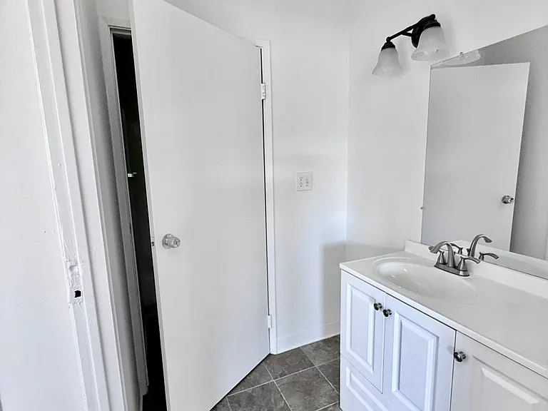 11959 Runnymede St #19 — Photo 16
