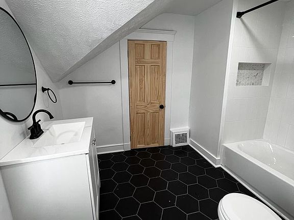 5th image of 1312 W 80th St