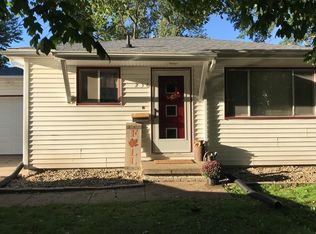 236 Highland Dr, Iowa City, IA 52246