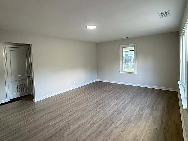 2217 Hamburg Pike — Photo 6
