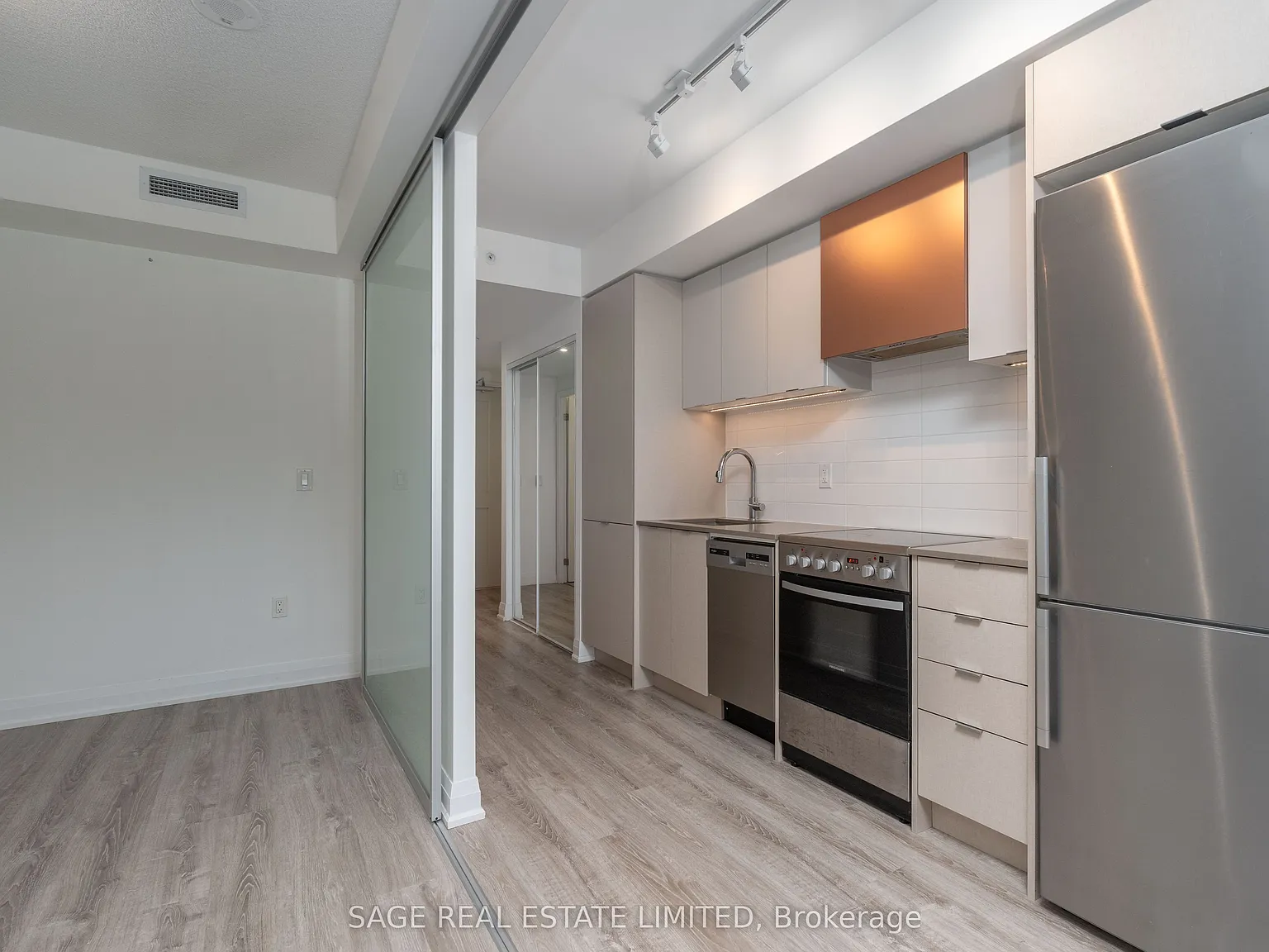 2 bed, $2,350 — Photo 4