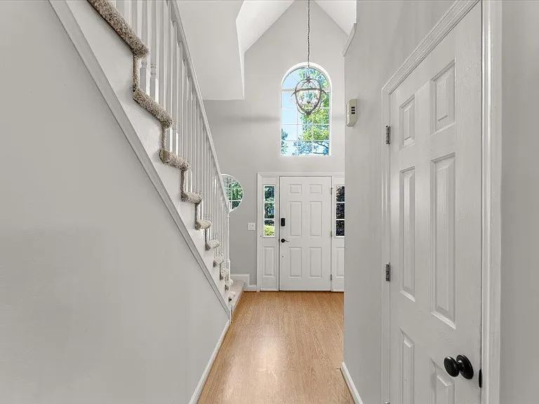 3250 Morningdale Dr — Photo 6