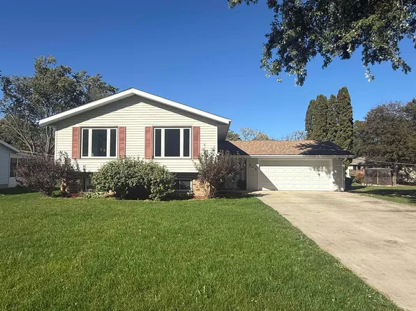312 Meadow Ln, Deforest, WI 53532