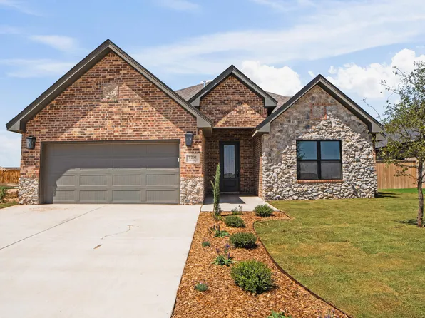 1204 N 6th St, Wolfforth, TX 79382