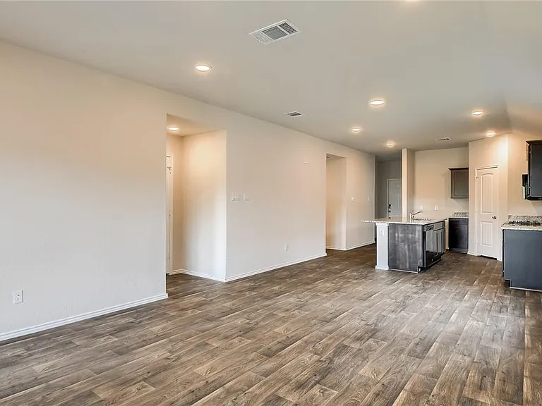 745 Adler Way — Photo 4