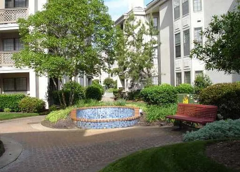 407 Harbour Point — Photo 22