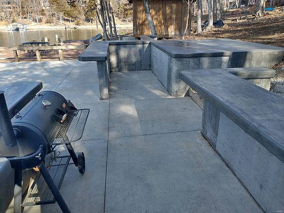 4th image of 1 E Gray Friar Dr