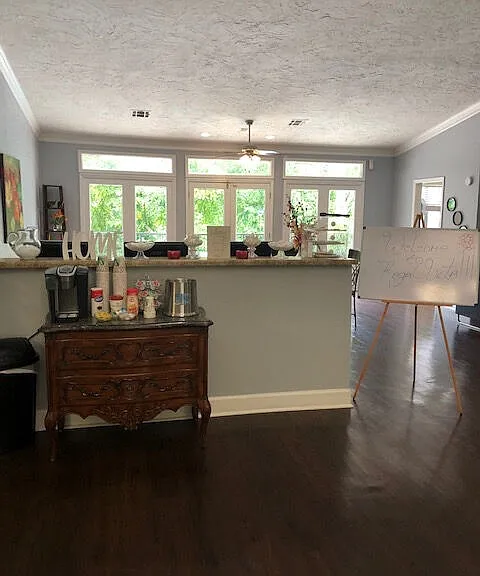 Regal Vista — Photo 18