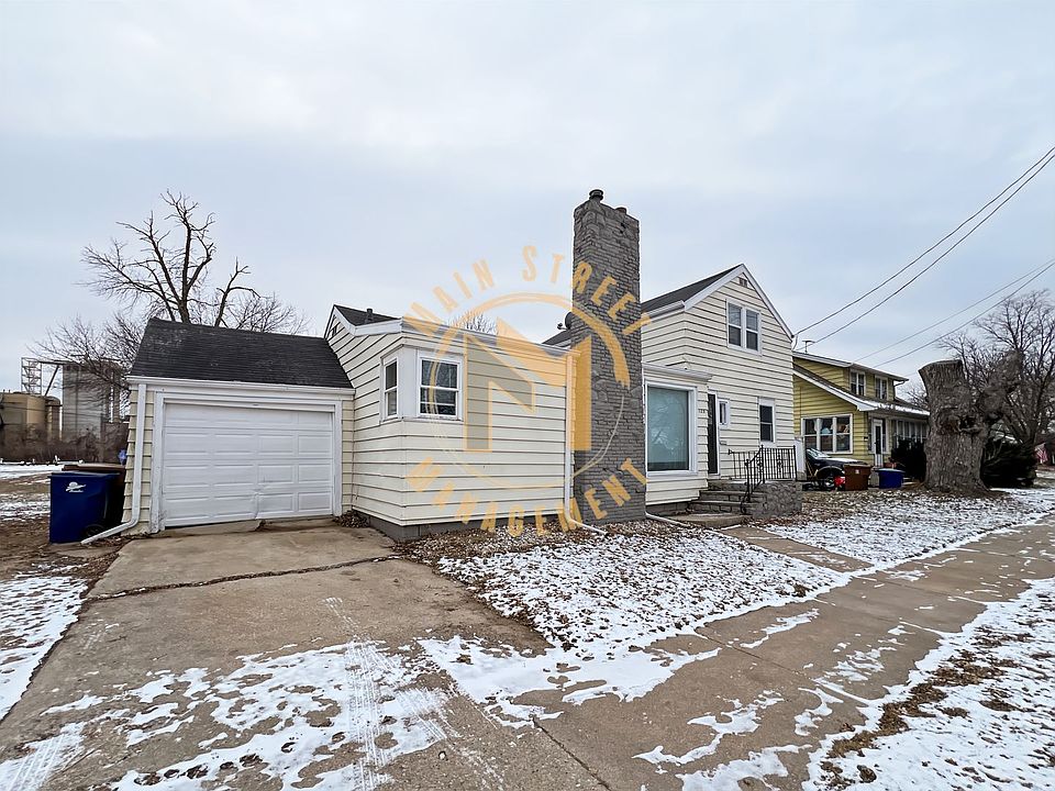 1st image of 123 Kaukauna St