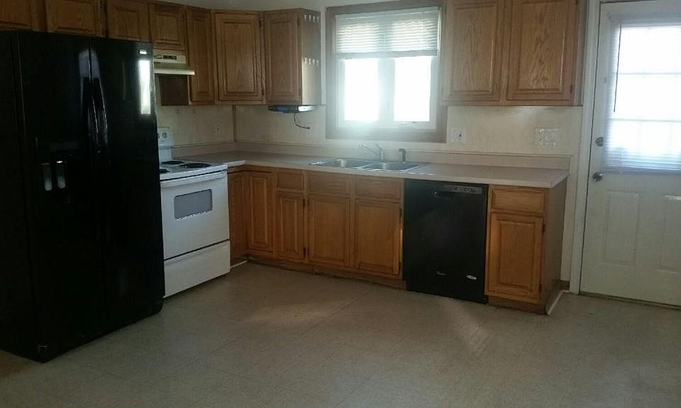 2nd image of 16 Woodmont St #2