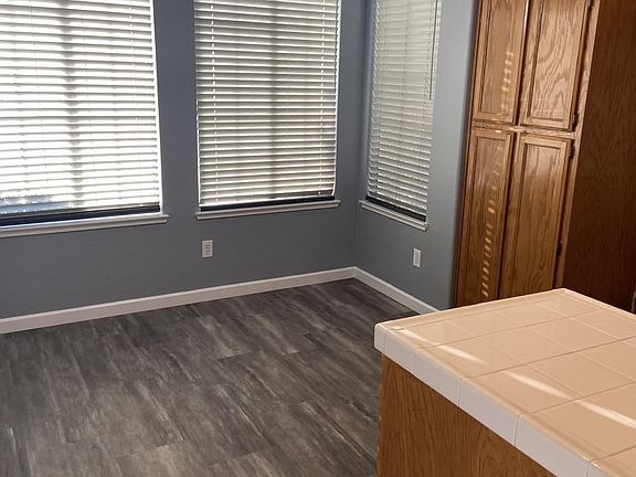 5th image of 2124 Beatty Way