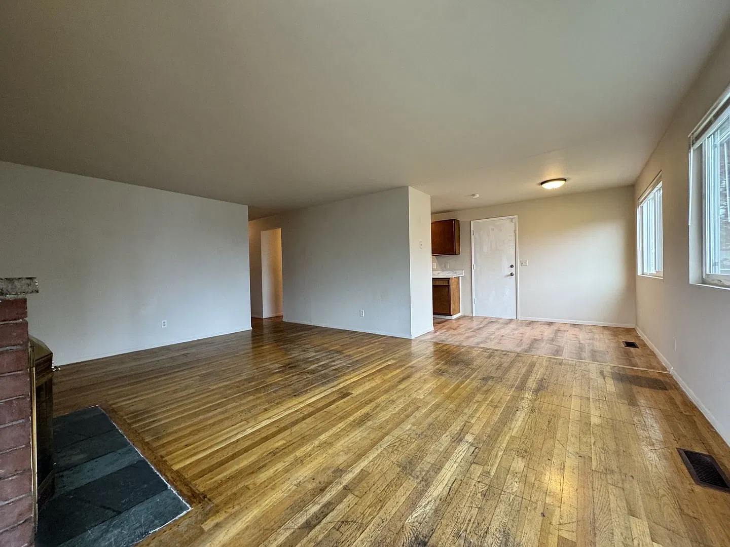 Cozy and quiet 3 bed 1 bath rambler in South Seattle — Photo 4
