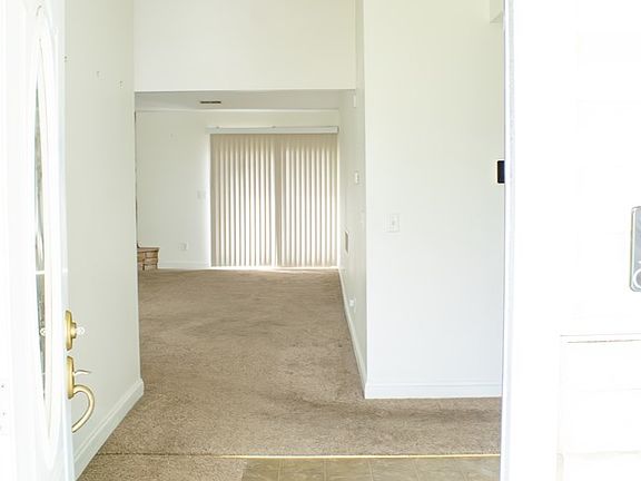 5th image of 255 Wimbledon Dr