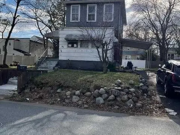80 Sand Rd, Westwood, NJ 07675
